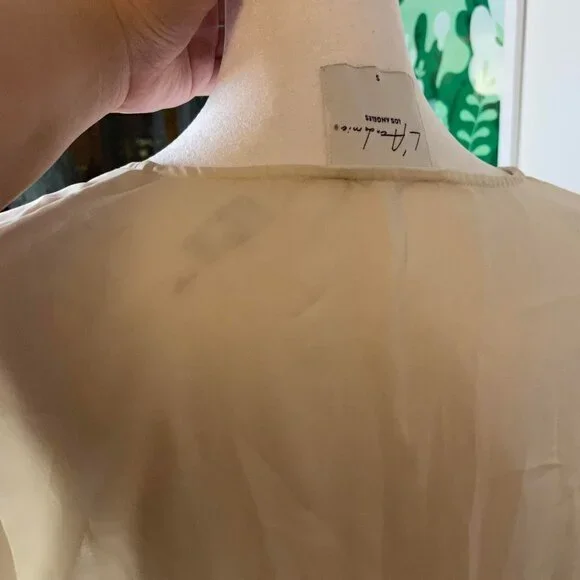 L'ACADEMIE  Cream Tie Flutter Sleeve front top - Picture 9 of 10